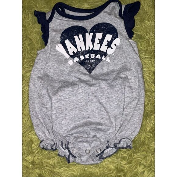 New York Yankees infant one piece 0-3 months - Picture 1 of 4